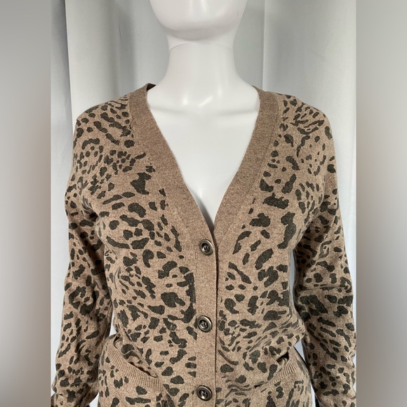 Forever 21 Women’s Cardigan Sweater - Picture 5 of 11